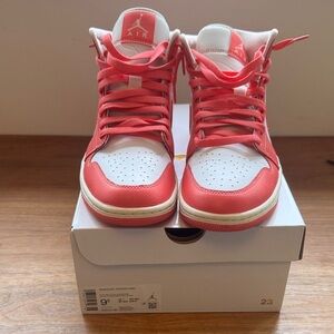Woman’s size 9.5 Air Jordan 1 Mid White Sea Coral Atmosphere BQ6472 186 EUC!